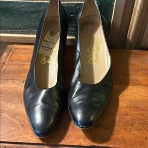 Classic Vintage Salvatore Ferragamo Black Leather Heels 9.5 AAAA
